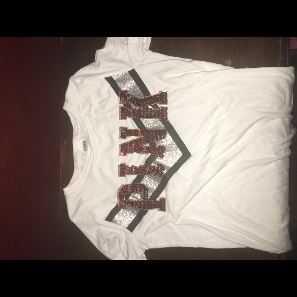 pink t shirt